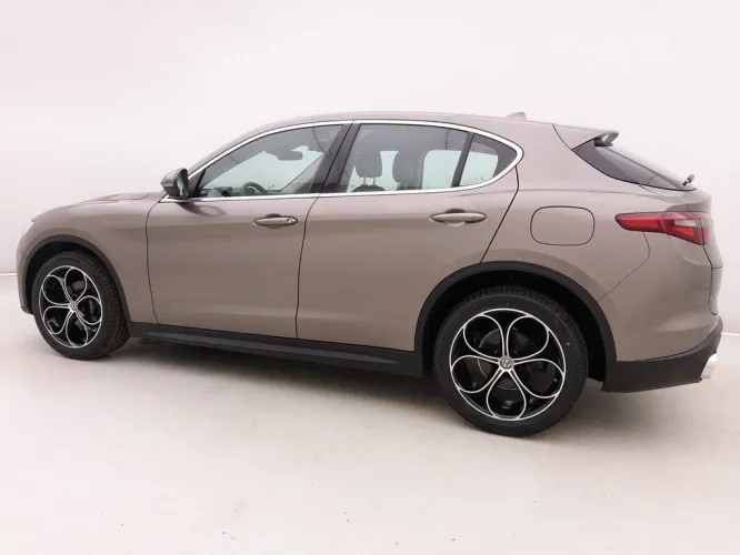 Alfa Romeo Stelvio 2.2 JTD 180 Automaat Super + GPS + Xenon Image 3